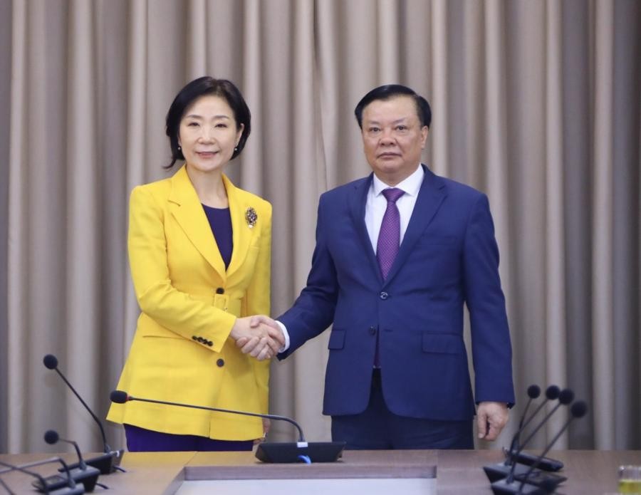 Bí thư Thành ủy Hà Nội Đinh Tiến Dũng tiếp Đại sứ Hàn Quốc tại Việt Nam