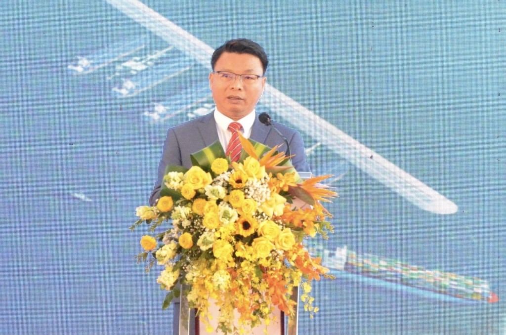 Ông Lê Thành Hưng, Giám đốc BQL các dự án đầu tư cơ sở hạ tầng ưu tiên TP Đà Nẵng cho rằng khởi công xây dựng cảng Liên Chiểu là đòn bẩy góp phần thúc đẩy sự phát triển KT-XH của Đà Nẵng (Ảnh Đ.Minh)
