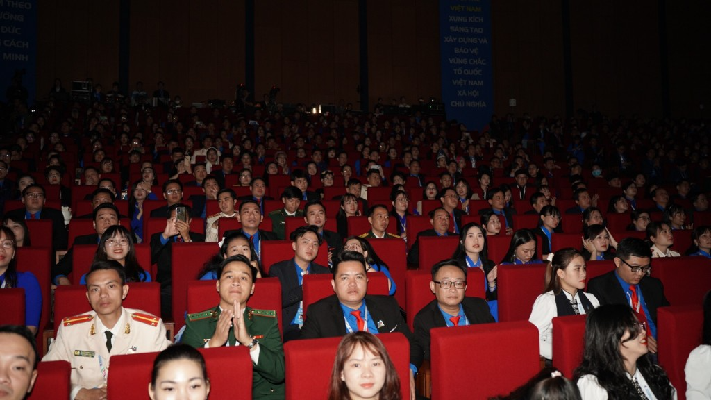Tham dự đại hội có 980 đại biểu đại diện cho 22 đoàn viên, thanh niên Việt Nam trong và toàn quốc 