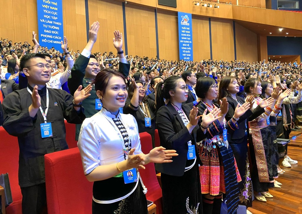 Đoàn đại biểu dân tộc tỉnh Điện Biên Đoàn đại biểu dân tộc tỉnh Điện Biên