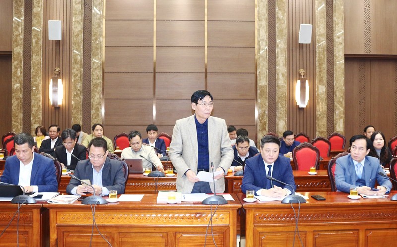 Phó Bí thư Thường trực Huyện ủy Phú Xuyên Nguyễn Văn Cương tham luận tại hội thảo