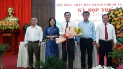 Thượng tá Võ Văn Hồng được bầu giữ chức Chủ tịch UBND TP Dĩ An