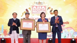 Đạo diễn Nguyễn Minh Chuyên nhận kỷ lục sáng tác đề tài hậu chiến nhiều nhất Châu Á