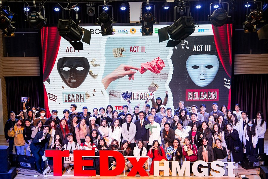 Sân khấu TEDxHoangMinhGiamSt 2022 thu hút sự tham gia của hơn 150 khán giả tham dự