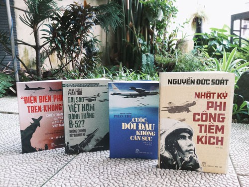Ra mắt bộ sách về “Hà Nội - Điện Biên Phủ trên không”