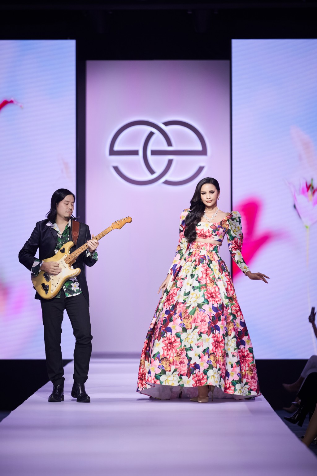 For Elise - Reach Further mang tới BST mở màn xu hướng thời trang 2023