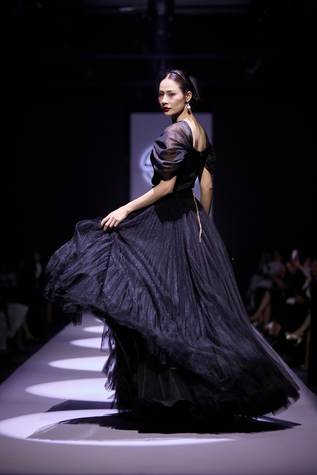 For Elise - Reach Further mang tới BST mở màn xu hướng thời trang 2023