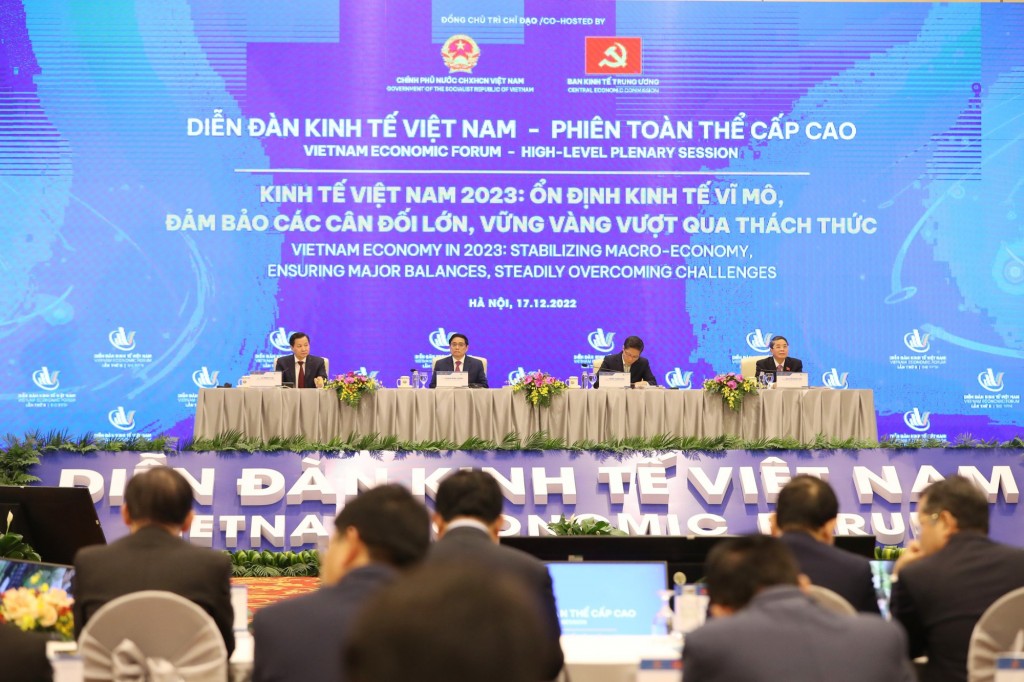 Thủ tướng Phạm Minh Chính chủ trì phiên toàn thể cấp cao Diễn đàn Kinh tế Việt Nam lần thứ 5