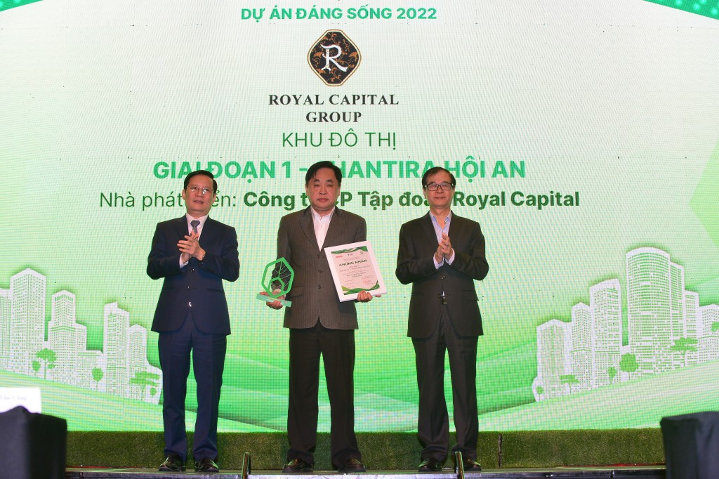 Royal Capital group giành cú đúp giải thưởng 