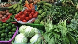 Thực phẩm tăng giá chóng mặt: Sinh viên ăn rau thì hết tiền ăn thịt