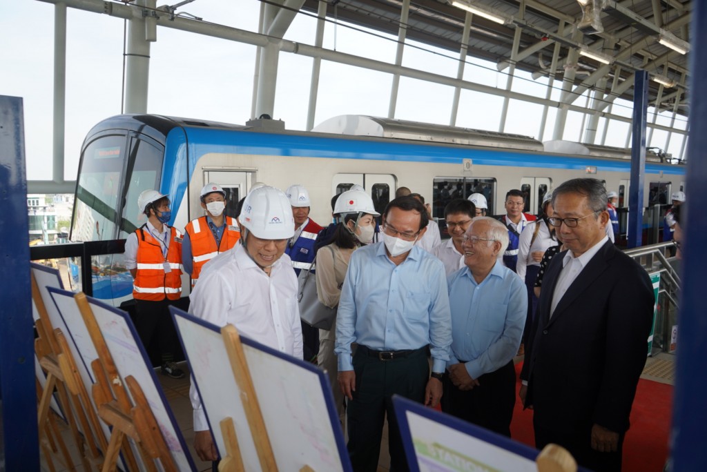 khách mời tham gia buổi lễ chạy thư nghiệm đoàn tau Metro số 1