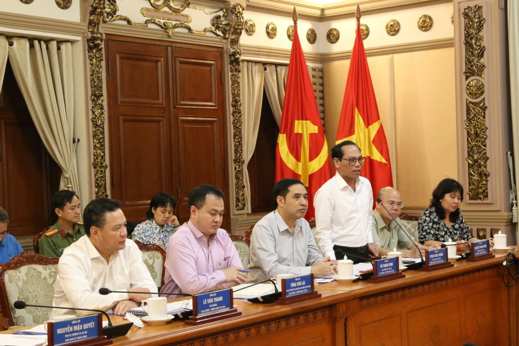 Ông Phạm Anh Thắng - Phó Chánh Văn phòng Bộ - Trưởng Đại diện VP Bộ tại TP HCM tha gia ý kiến tại buổi làm việc