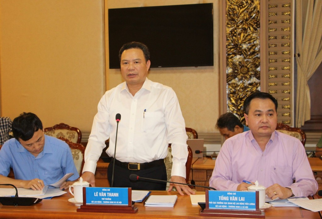 Thứ trưởng Lê Văn Thanh làm trưởng đoàn công tác của Bộ LĐ-TB&XH làm việc với lãnh đạo UBND TP HCM