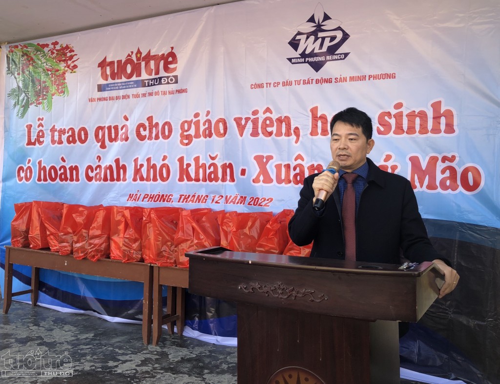 Nhà báo Nguyễn Quang Chiến - Phụ trách Văn phòng Báo Tuổi trẻ Thủ đô tại Hải Phòng phát biểu tại buổi lễ