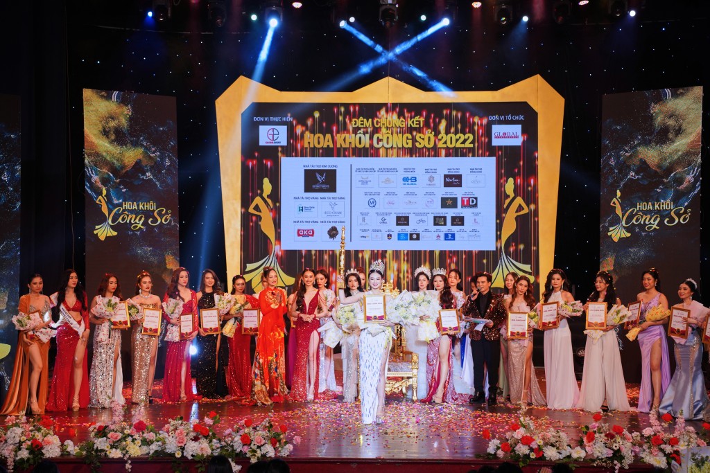 Ninh Diên Linh đăng quang Hoa khôi công sở với màn ứng xử song ngữ ấn tượng