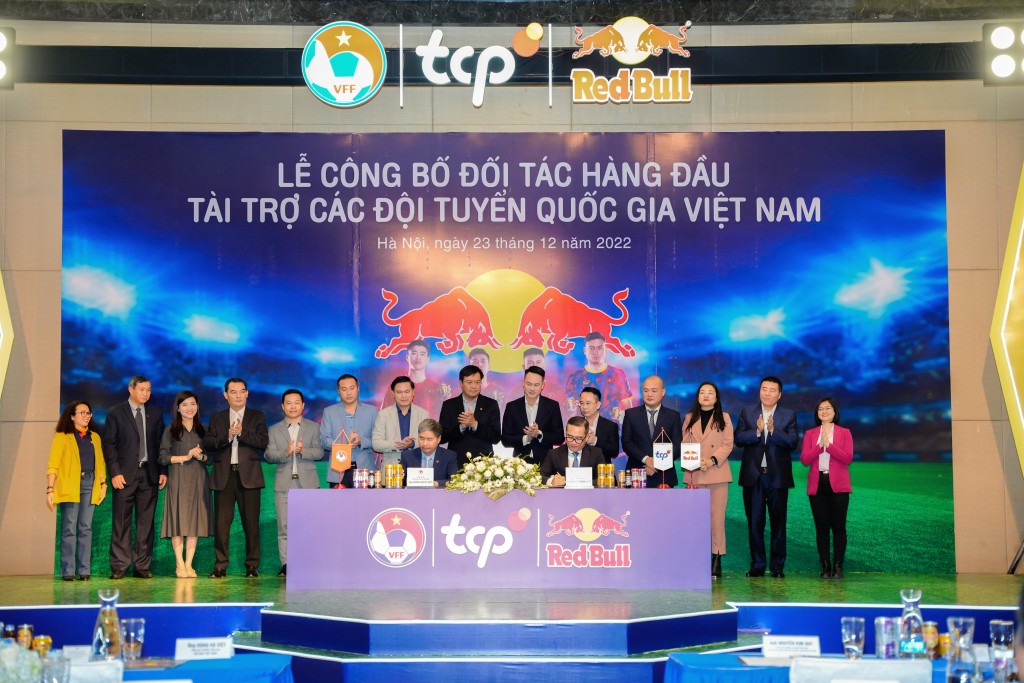 TCP Việt Nam và Liên đoàn Bóng đá Việt Nam cùng ký kết Biên bản Ghi nhớ Hợp tác (2)