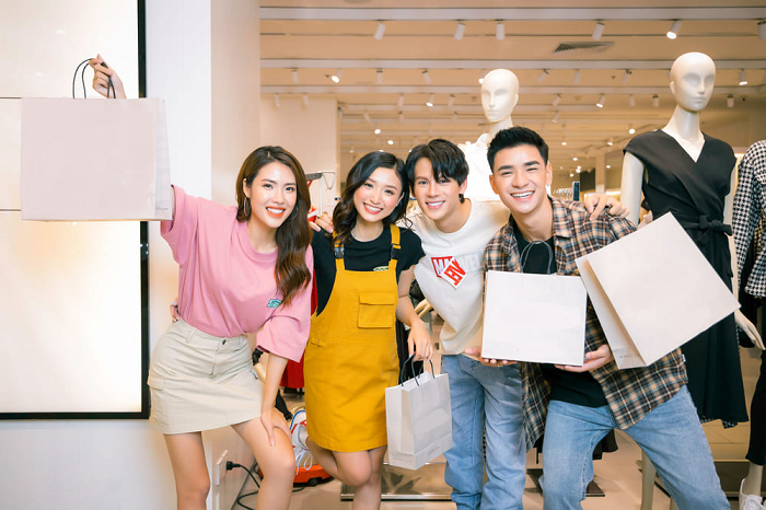 "Mắc nợ"... để phấn đấu