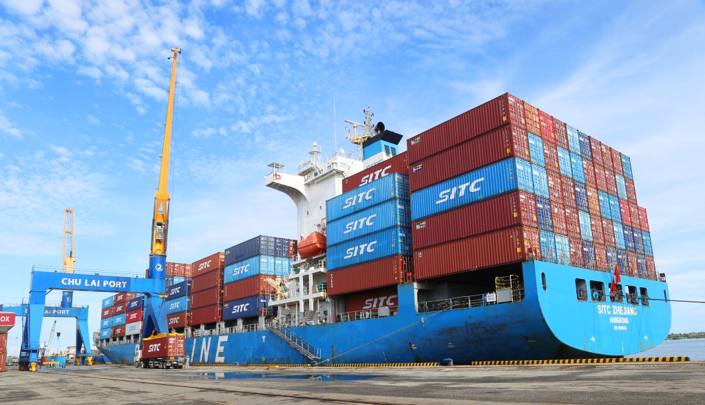 Cảng Chu Lai hợp tác với nhiều hãng tàu quốc tế như CMA CGM, SITC, ZIM... vận chuyển hàng hóa của các doanh nghiệp ra thị trường thế giới