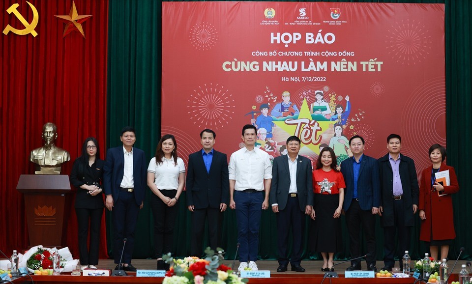 Với sự đồng hành của các cơ quan đơn vị, những suất quà từ chương trình được đảm bảo trao tận tay người lao động