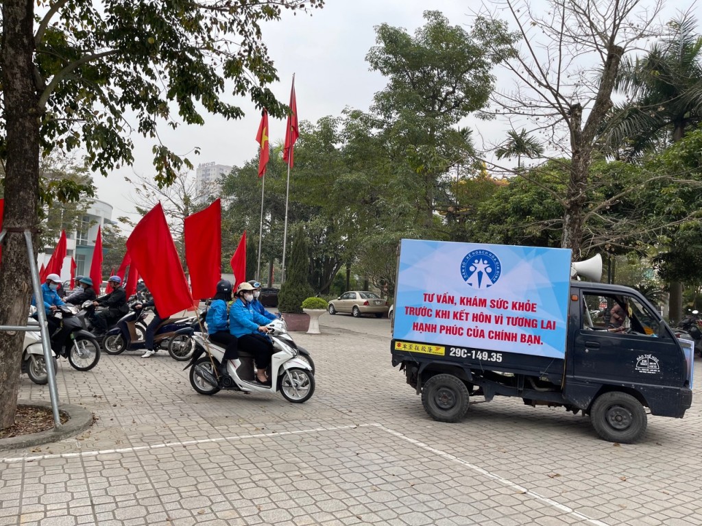 Quận Long Biên tổ chức mít tinh kỷ niệm ngày Dân số Việt Nam