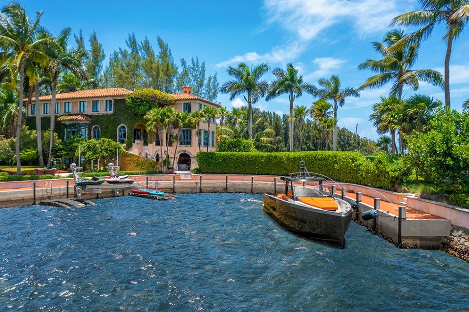 Một biệt thự biển tại Miami - Mỹ (nguồn Zingnews)