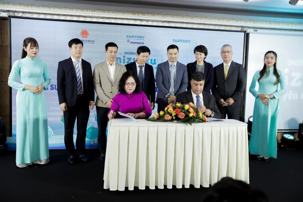 Chương trình “Mizuiku - Em yêu nước sạch” chính thức ký hợp tác với Bộ Giáo dục và Đào tạo sau 8 năm triển khai tại Việt Nam