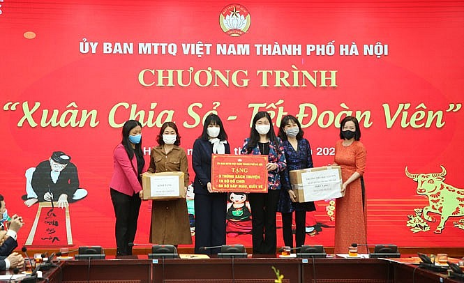 Hà Nội nỗ lực đảm bảo mọi nhà, mọi người đều có Tết