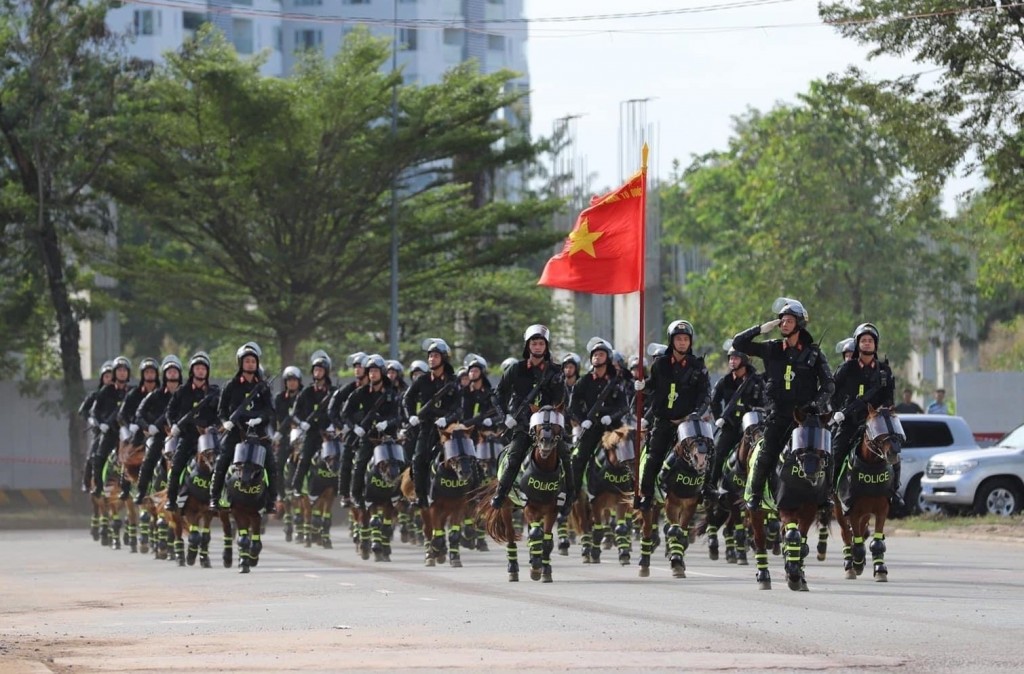 Diễn tập được tổ chức với các phần: diễu hành các phương tiện đặc chủng và kỵ binh của Công an TPHCM, Bộ tư lệnh Cảnh sát cơ động; biểu diễn võ thuật, khí công, công phá mục tiêu...