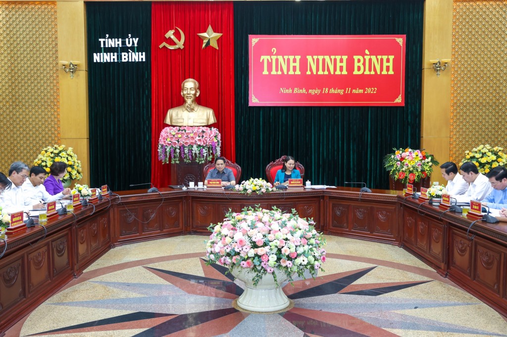 Thủ tướng Chính phủ Phạm Minh Chính làm việc với Ban Thường vụ Tỉnh ủy Ninh Bình về kết quả thực hiện nhiệm vụ năm 2022, phương hướng, nhiệm vụ năm 2023 và các năm tiếp theo - Ảnh: VGP/Nhật Bắc