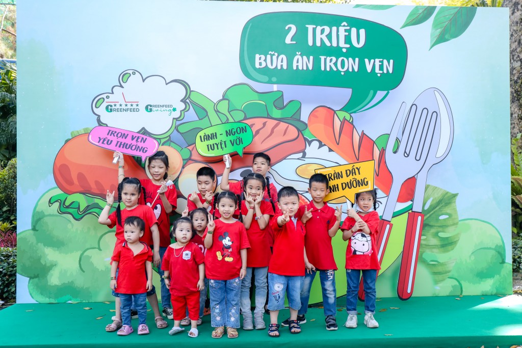 Trẻ em mái ấm hào hứng tham gia các hoạt động kỷ niệm 2 triệu Bữa Ăn Trọn Vẹn