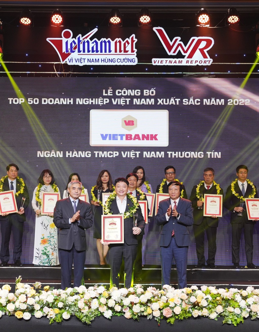 Vietbank vinh dự vào Top 50 Doanh nghiệp xuất sắc nhất Việt Nam 2022