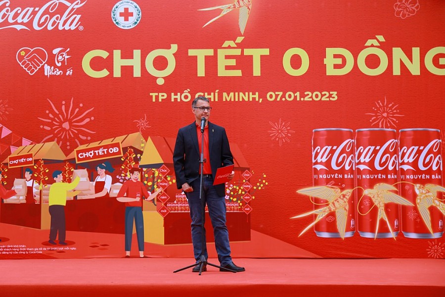 TGĐ Coca-Cola Việt Nam và Campuchia gửi lời chào đến các hộ gia đình