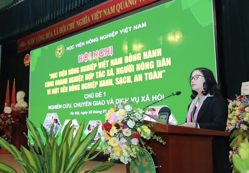 PGS.TS Nguyễn Thị Lan, Giám đốc Học viện Nông nghiệp Việt Nam phát biểu tại Hội nghị
