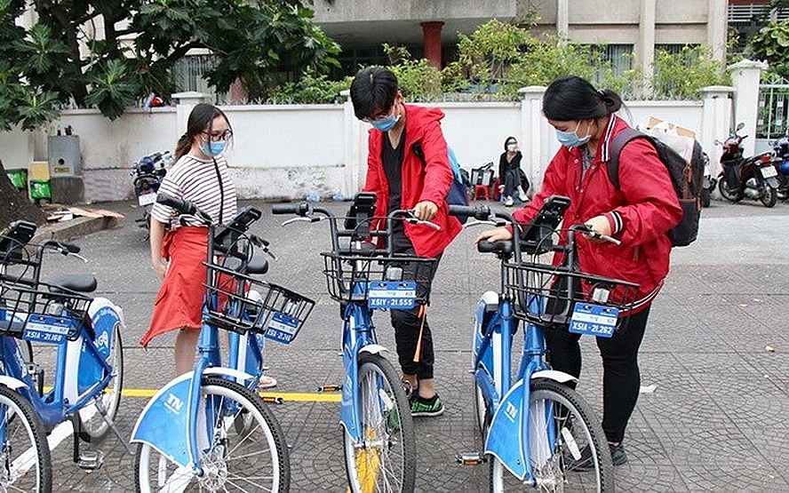Hà Nội đang đẩy mạnh việc triển khai thí điểm dịch vụ xe đạp công cộng nhằm góp phần thay thế phương tiện cá nhân, giảm ùn tắc giao thông và ô nhiễm môi trường