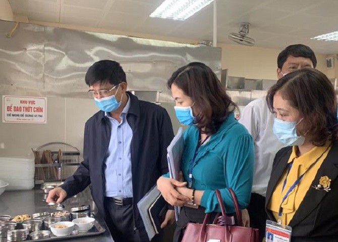 Quận Thanh Xuân tăng cường kiểm tra đảm bảo an toàn thực phẩm năm 2023
