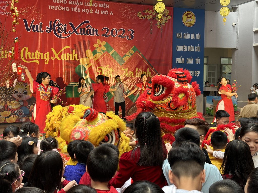 Hội Xuân mang ý nghĩa "tiết học lớn" về các phong tục Tết Nguyên đán