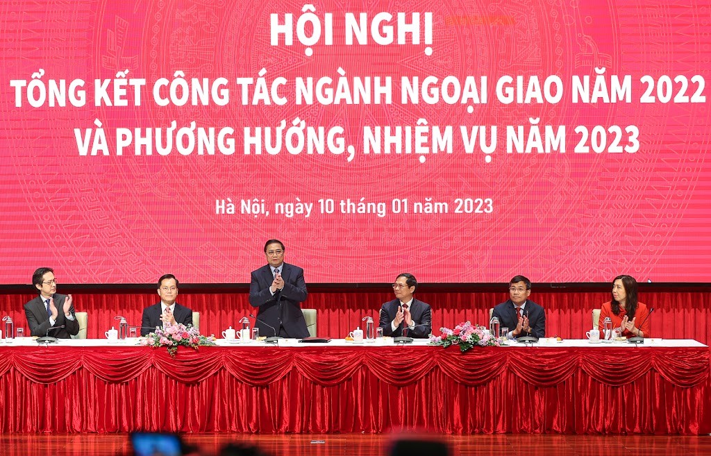 Thủ tướng ghi nhận, biểu dương những thành tựu, kết quả của ngành ngoại giao, đóng góp quan trọng vào thành tựu chung của cả nước trong năm 2022 - Ảnh: VGP/Nhật Bắc