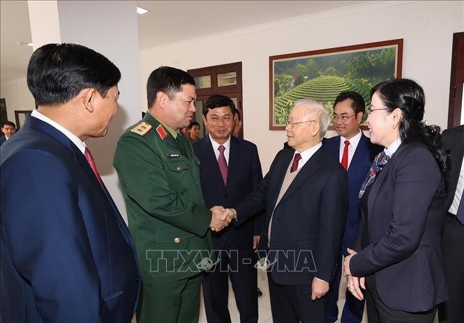Tổng Bí thư Nguyễn Phú Trọng với Ban Thường vụ và lãnh đạo tỉnh Thái Nguyên