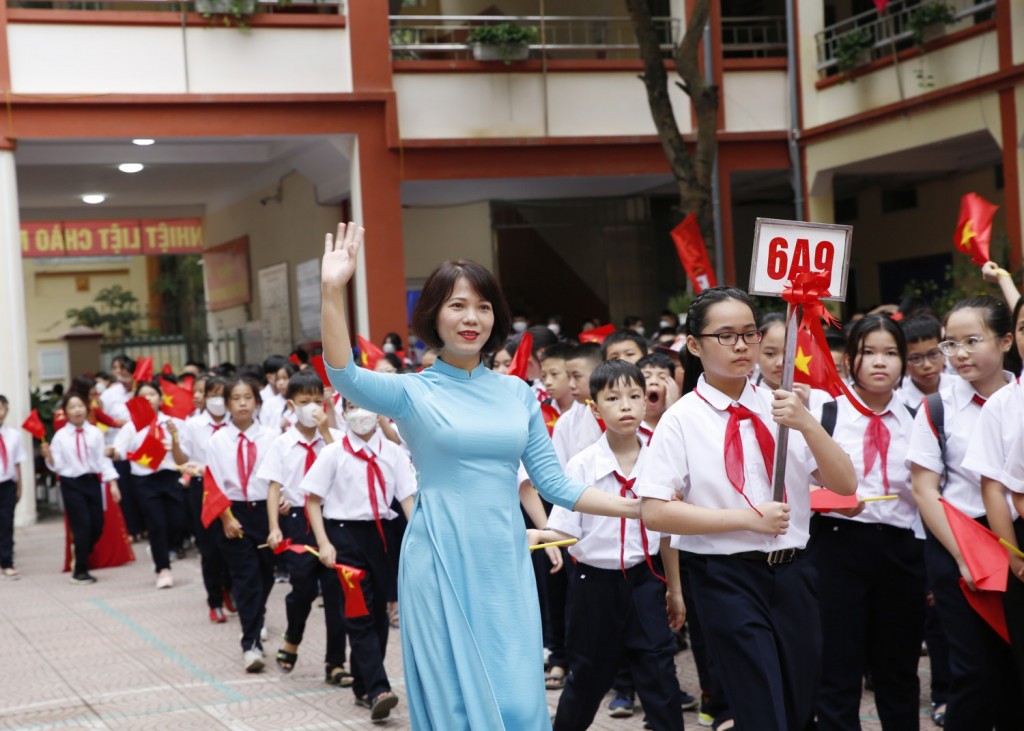 Thầy và trò trường THCS Nguyễn Trãi chào đón năm học mới 2022 - 2023