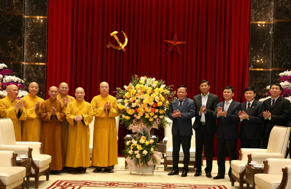 Đoàn đại biểu Trung ương giáo hội Phật giáo Việt Nam chúc Tết Đảng bộ TP Hà Nội