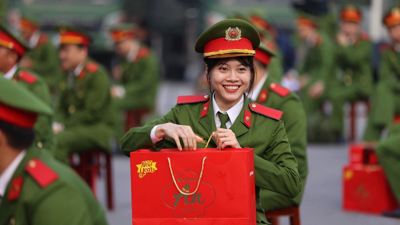 Ngoài ra, Học viện cũng chuẩn bị các phần quà dành tặng học viên hệ quốc tế đang học tập, rèn luyện tại trường Ngoài ra, Học viện cũng chuẩn bị các phần quà dành tặng học viên hệ quốc tế đang học tập, rèn luyện tại trường