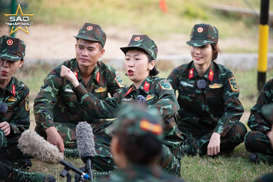 Trang Hý, Thiên Ân đồng loạt đổi tên, cùng Mai Âm Nhạc thành lập ban nhạc trong quân ngũ