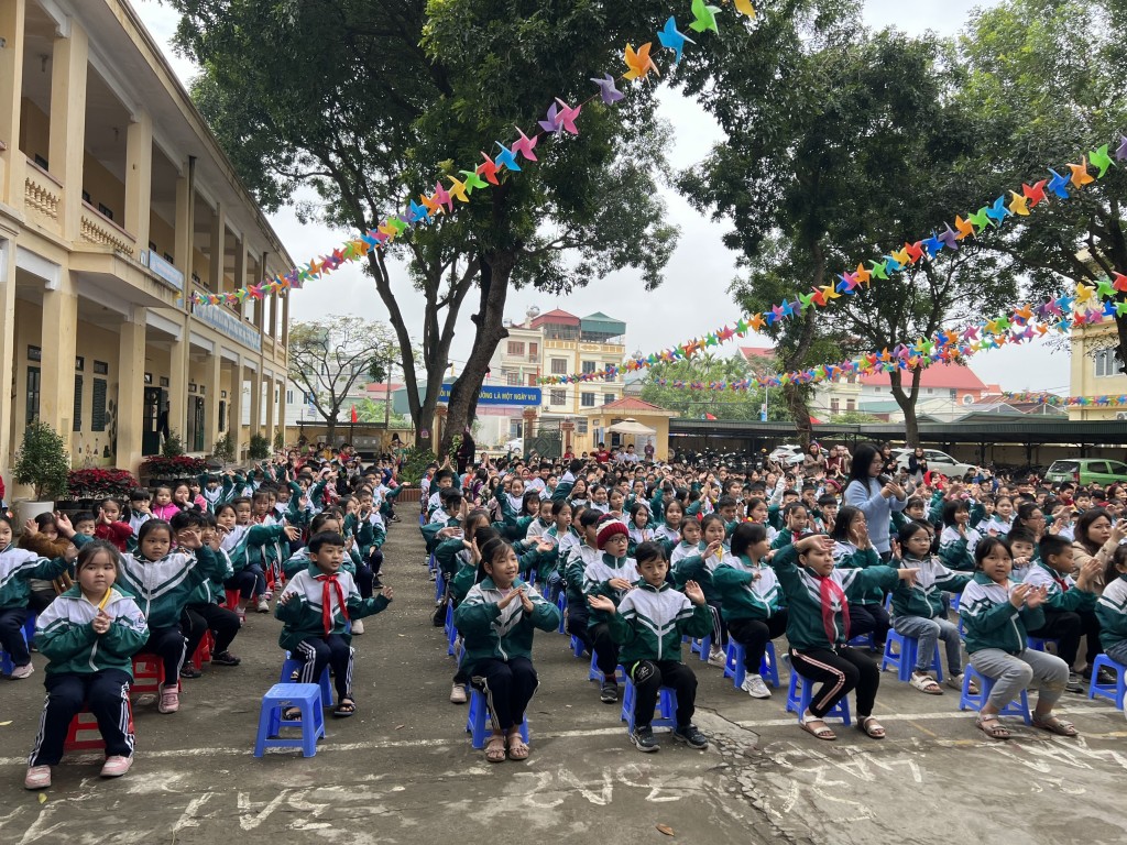 Thêm động lực giúp các em học sinh vươn lên trong học tập