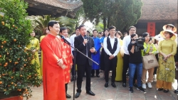 Lan toả văn hoá truyền thống thông qua chương trình "Tết làng Việt"