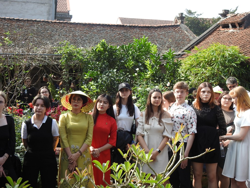 Lan toả văn hoá truyền thống thông qua chương trình Lan toả văn hoá truyền thống thông qua chương trình