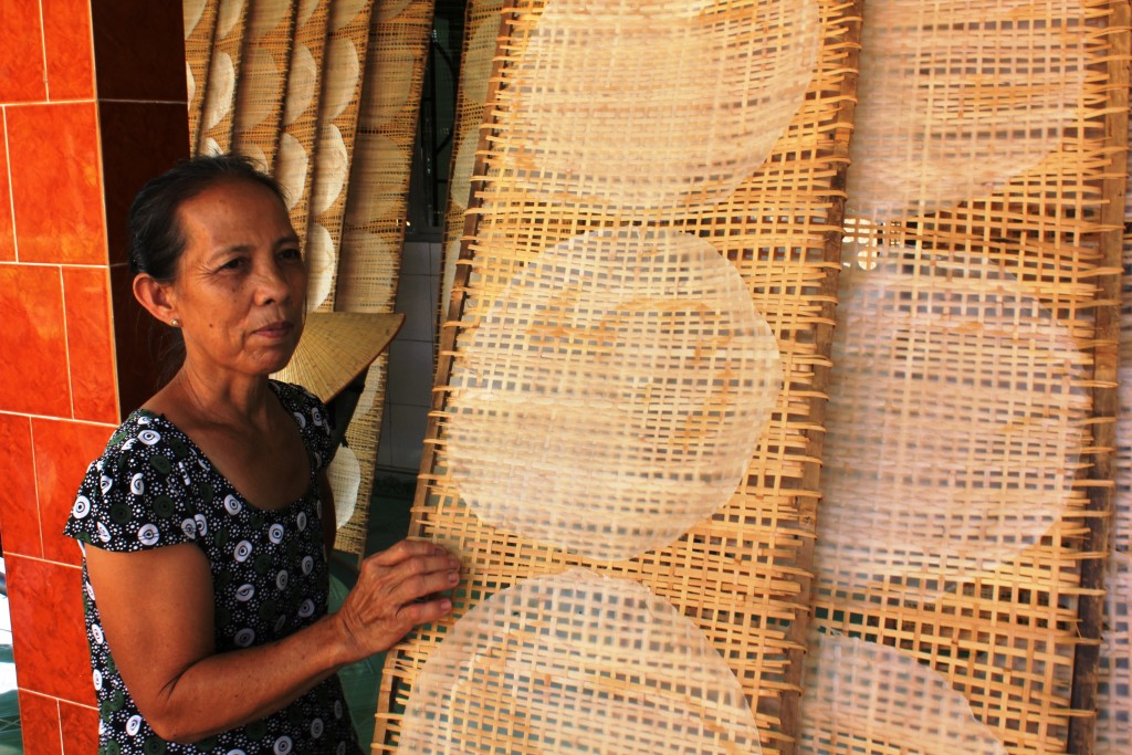 Cô Sáu Run tự hào kể lại về những thăng trầm với làng nghề bánh tráng