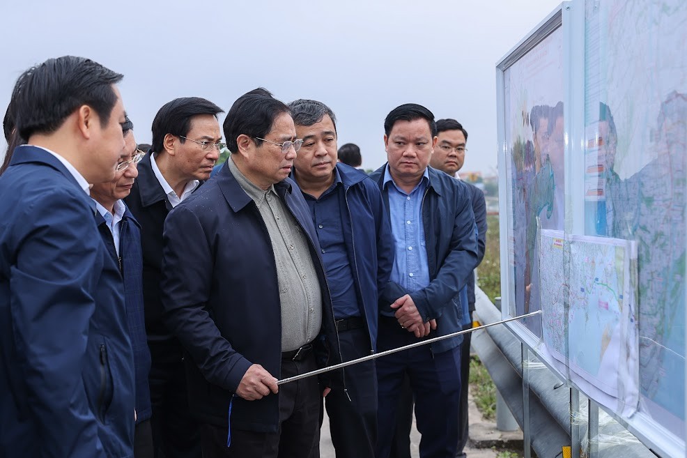 Thủ tướng Phạm Minh Chinh nhấn mạnh tuyến đường cao tốc Hải Phòng – Thái Bình – Nam Định – Ninh Bình là tuyến đường có tầm quan trọng rất chiến lược và khi hoàn thành sẽ tạo đột phá cho toàn bộ khu vực ven biển, vùng Đông Nam Đồng bằng sông Hồng- Ảnh: VGP