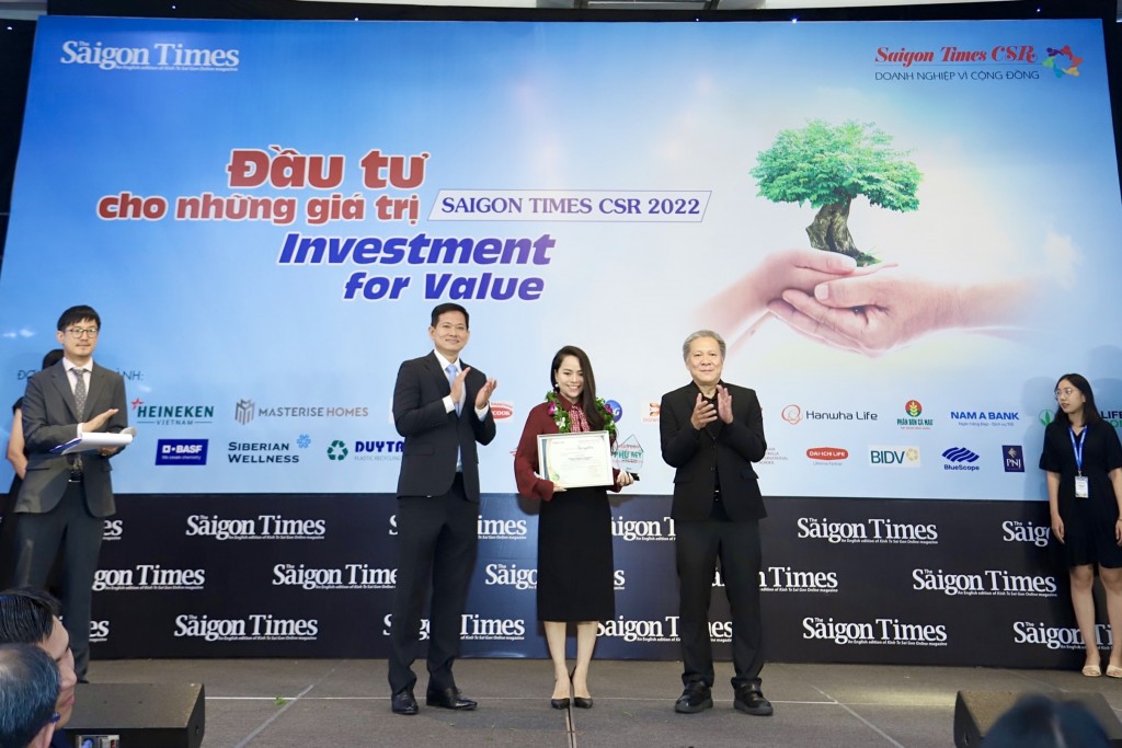 Generali vừa được Tạp chí Kinh Tế Sài Gòn vinh danh “Doanh nghiệp vì Cộng đồng – Saigon Times CSR”, đây là lần thứ 3 liên tiếp Generali được tôn vinh danh hiệu ý nghĩa này