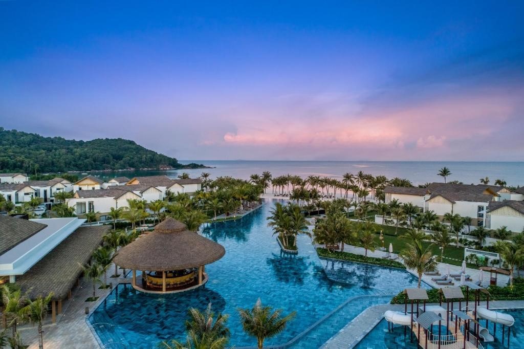 Lưu ngay những khách sạn Phú Quốc view biển tuyệt đẹp với Traveloka