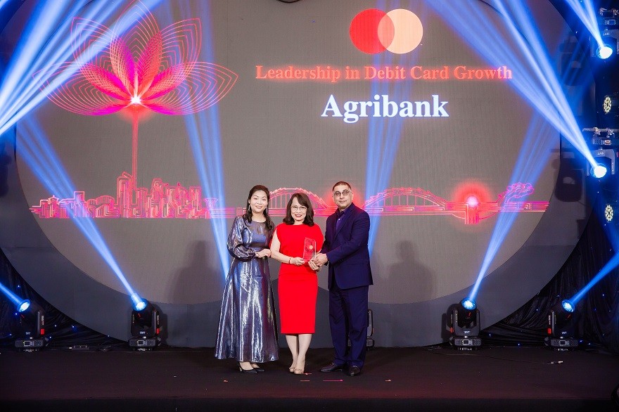Agribank gặt hái nhiều giải thưởng uy tín